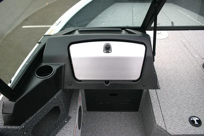 Slide: The Image of Lund 1800 Explorer Sport 2026 - 8