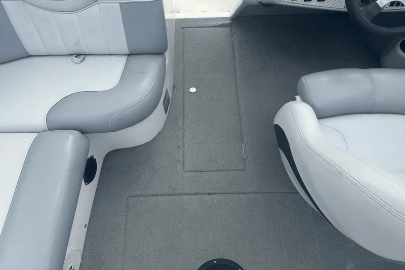 Slide: The Image of Mastercraft X2 2003 - 24