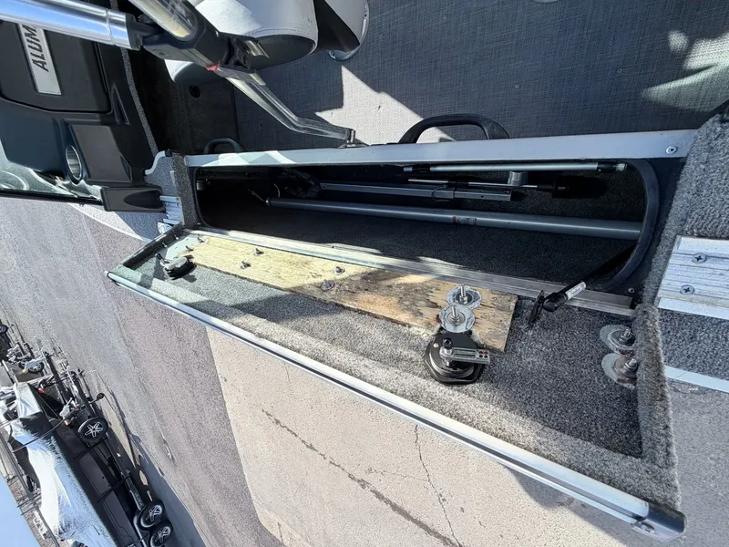 Slide: The Image of Alumacraft Edge 175 Sport 2022 - 11