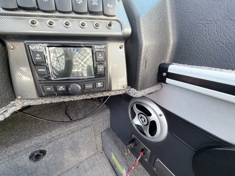 Slide: The Image of Interior of 2022 Alumacraft Edge 175 Sport with stereo system. - 40