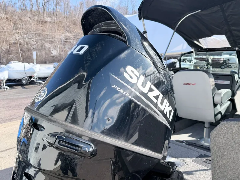 Slide: The Image of Suzuki outboard motor on Alumacraft Edge 175 Sport boat, 2022 model. - 49