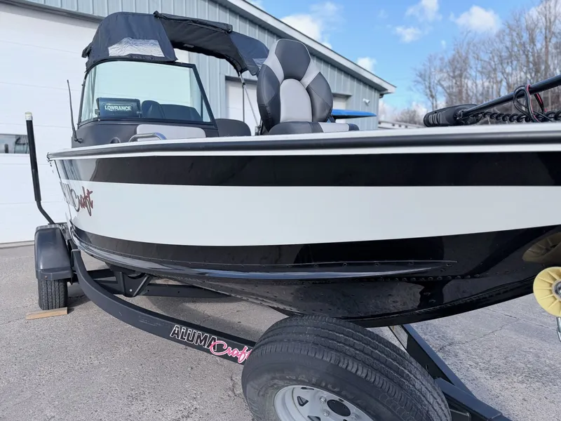 Slide: The Image of 2022 Alumacraft Edge 175 Sport boat on trailer, close-up view. - 5