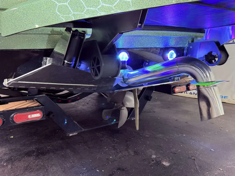 Slide: The Image of Rear view of a 2023 Supra SA 550 boat with LED lights. - 6