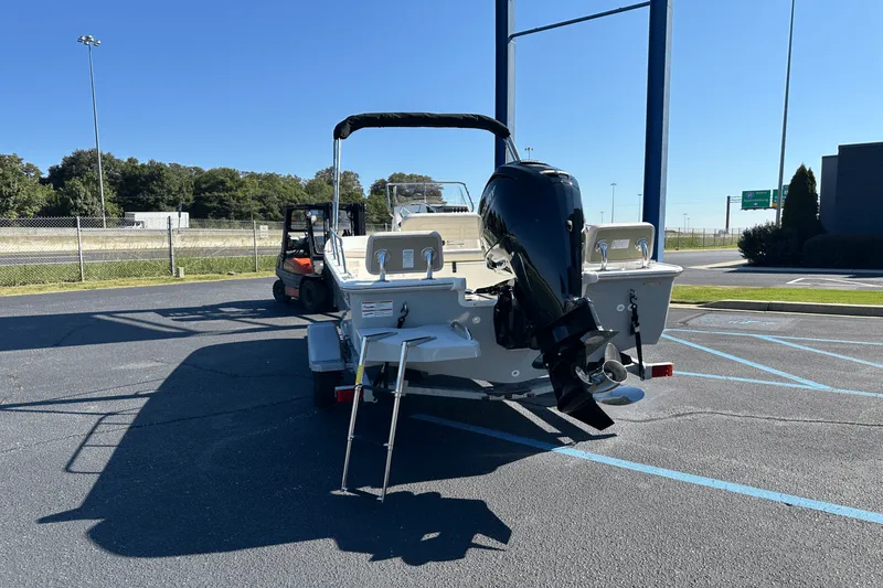 Slide: The Image of Boston Whaler 170 Montauk 2026 - 1