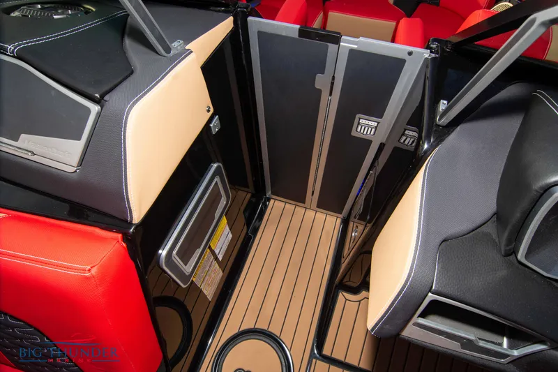 Slide: The Image of MasterCraft X24 2021 - 51