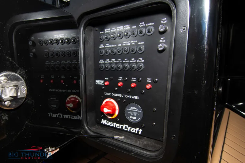 Slide: The Image of MasterCraft X24 2021 - 52