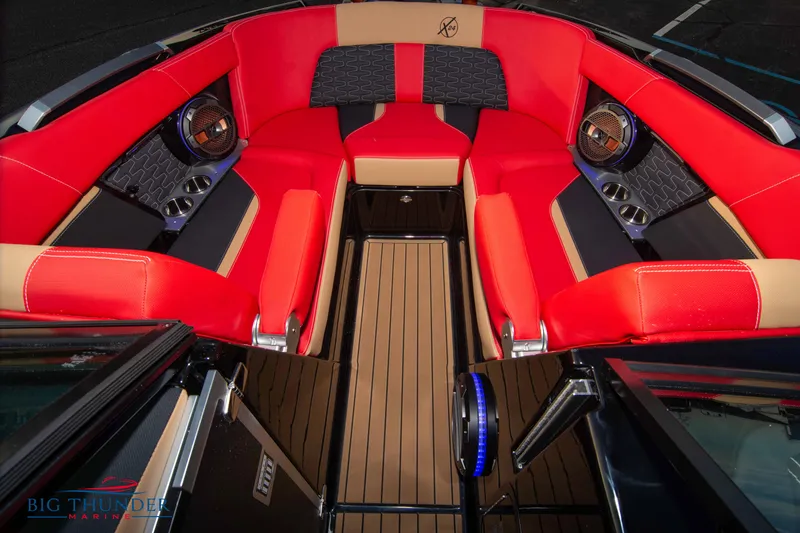Slide: The Image of MasterCraft X24 2021 - 53