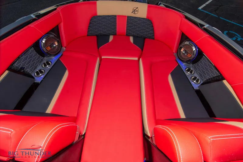 Slide: The Image of MasterCraft X24 2021 - 54