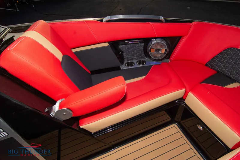 Slide: The Image of MasterCraft X24 2021 - 56