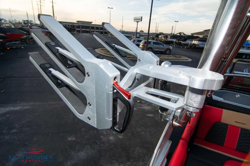 Slide: The Image of MasterCraft X24 2021 - 59