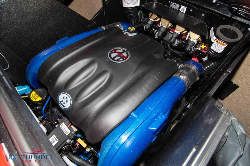 Slide: The Image of MasterCraft X24 2021 - 64