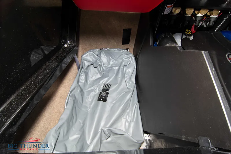 Slide: The Image of MasterCraft X24 2021 - 65