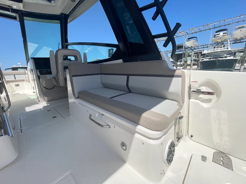 Slide: The Image of Boston Whaler 330 Vantage 2026 - 12