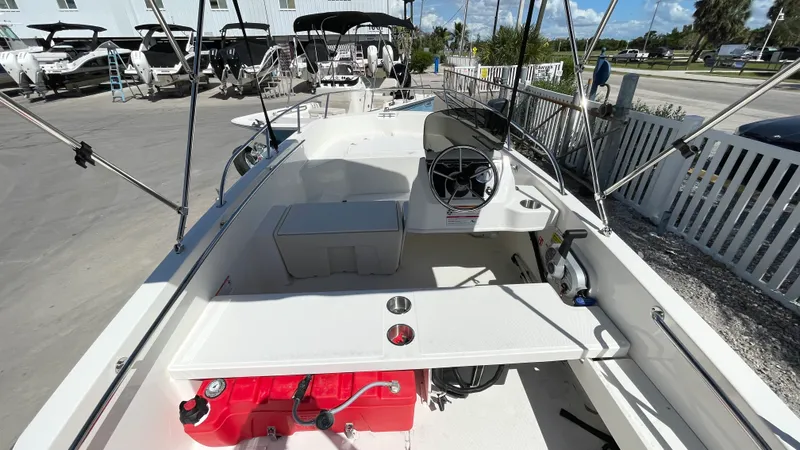Slide: The Image of Boston Whaler 160 Super Sport 2026 - 3