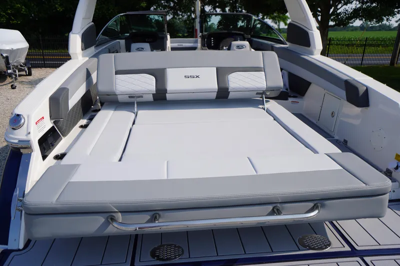 Slide: The Image of Chaparral 267 SSX 2025 boat with Jim's Marine Top 30 Dealer award. - 59