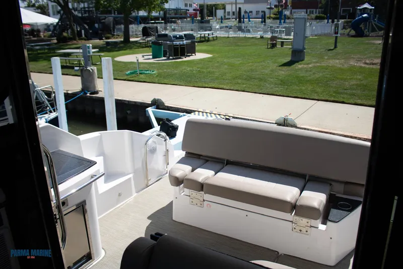 Slide: The Image of Bench Seat - 18