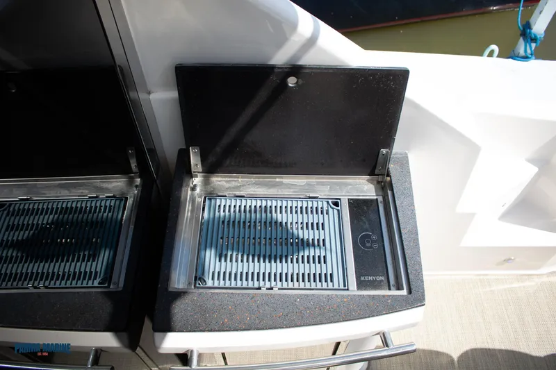 Slide: The Image of Grille  - 20