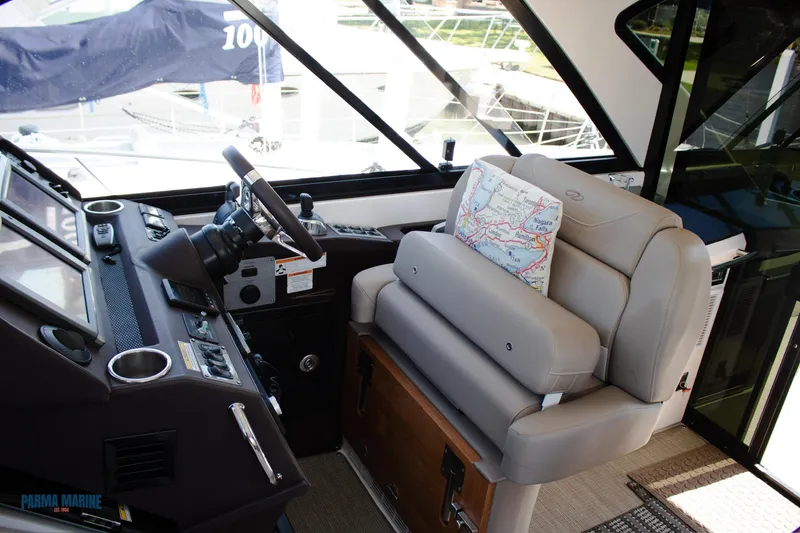 Slide: The Image of Helm Side View  - 31