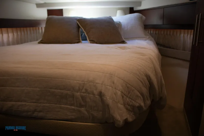 Slide: The Image of Queen sized island berth   - 51