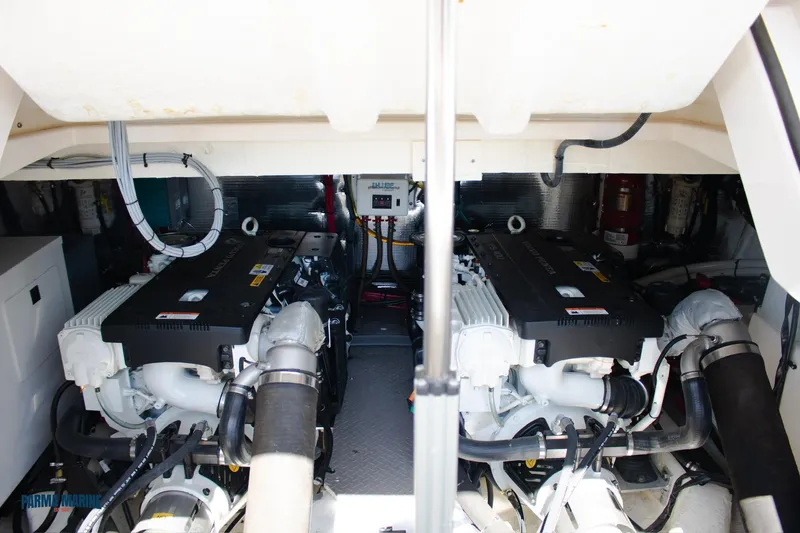 Slide: The Image of Engine Bay  - 65