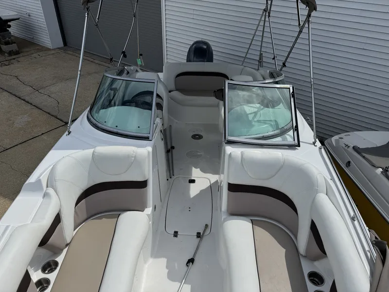 Slide: The Image of Hurricane 220 Sundeck 2015 - 9