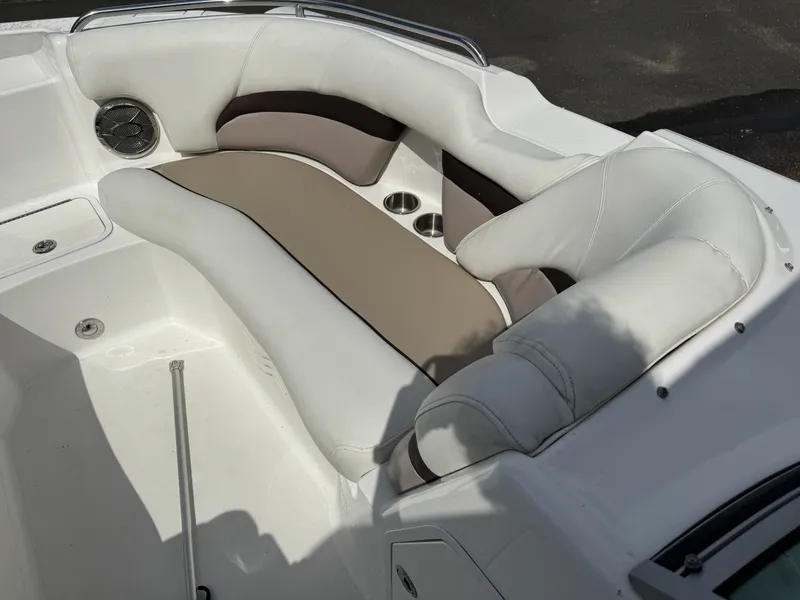 Slide: The Image of Hurricane 220 Sundeck 2015 - 7