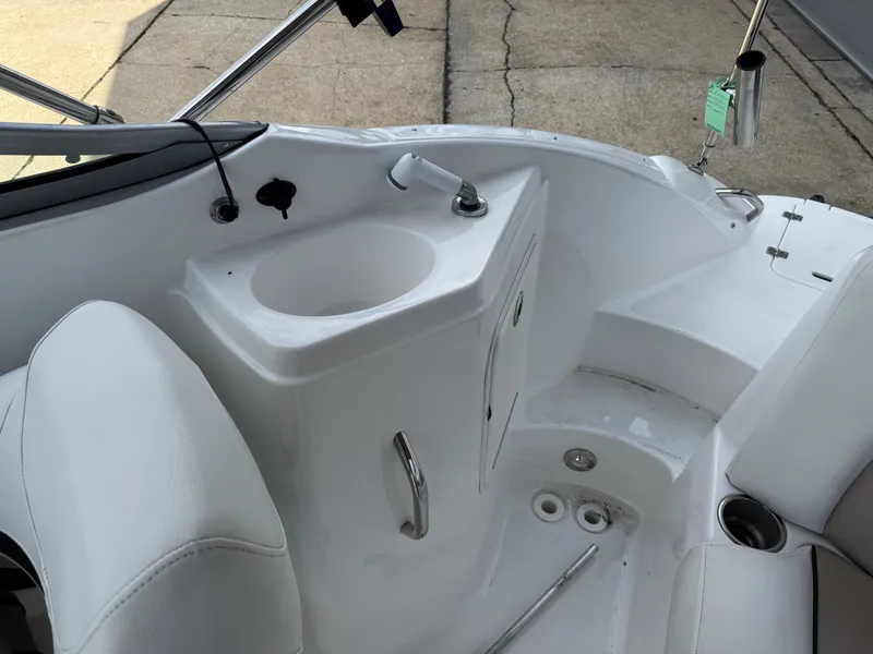 Slide: The Image of Hurricane 220 Sundeck 2015 - 5