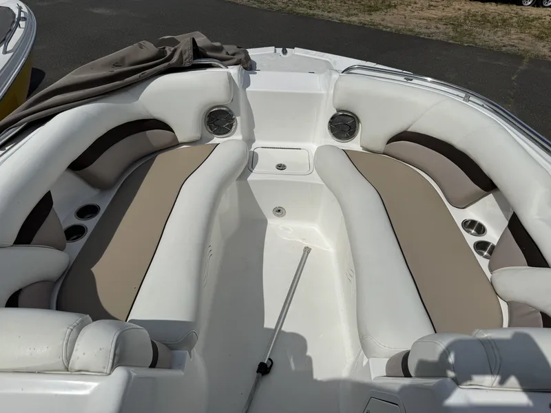 Slide: The Image of Hurricane 220 Sundeck 2015 - 6