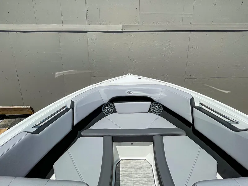 Slide: The Image of Cobalt CS23 Surf 2023 - 10