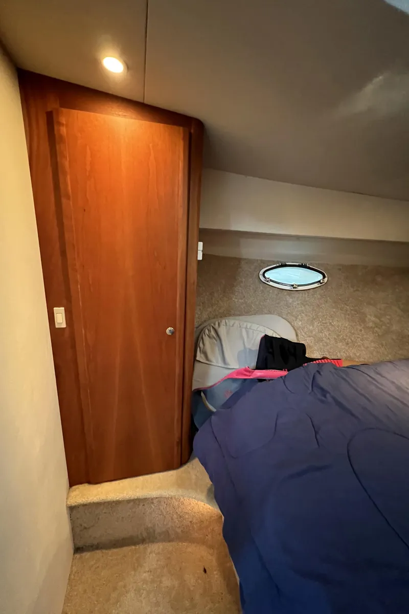 Slide: The Image of Silverton 35 Closet - 7