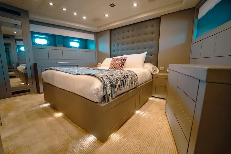 Slide: The Image of Mangusta 92 2007 - 52