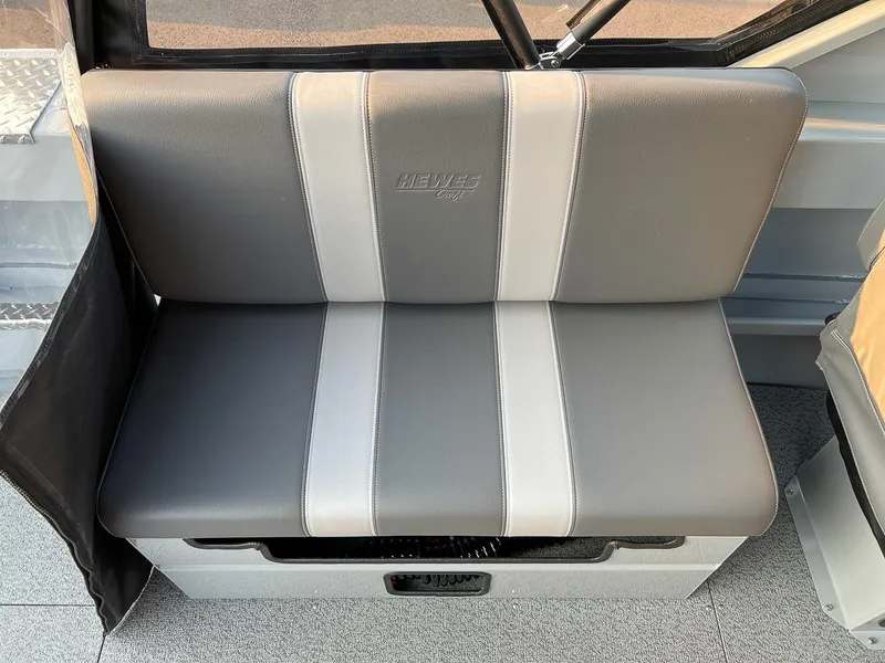 Slide: The Image of Hewescraft 210 Sea Runner ET 2025 - 11