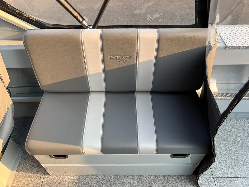 Slide: The Image of Hewescraft 210 Sea Runner ET 2025 - 12