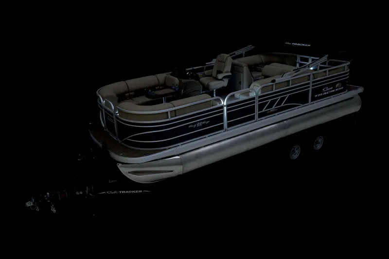 Slide: The Image of Sun Tracker Party Barge 22 RF DLX 2023 - 58