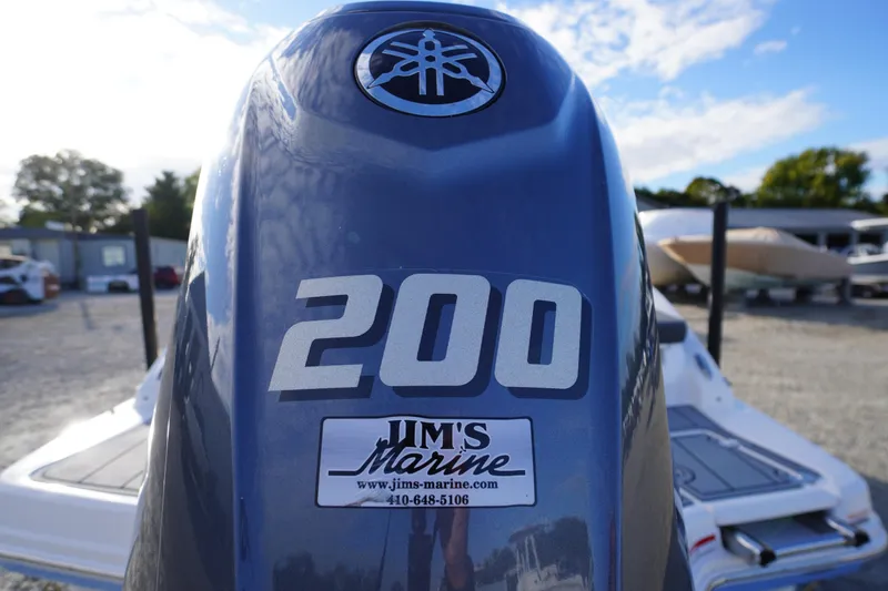 Slide: The Image of 2024 Chaparral 23 SSi OB boat with Yamaha 200 outboard engine at Jim's Marine. - 49