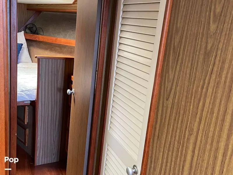 Slide: The Image of 1976 Viking 43 Double Cabin Motoryacht for sale in Portage, IN - 14