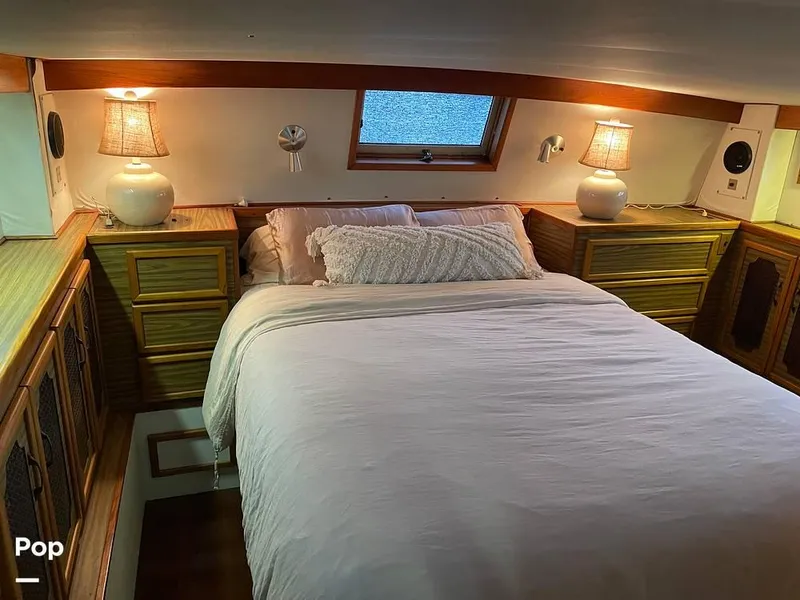 Slide: The Image of 1976 Viking 43 Double Cabin Motoryacht for sale in Portage, IN - 15