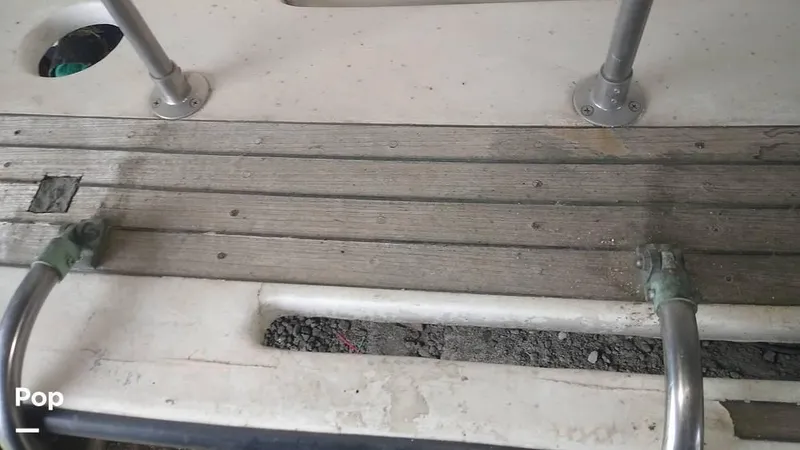 Slide: The Image of 1976 Viking 43 Double Cabin Motoryacht for sale in Portage, IN - 73