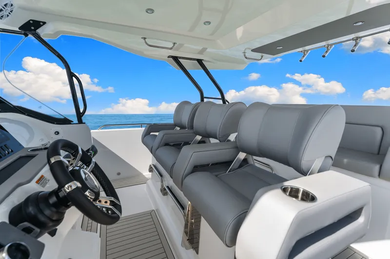 Slide: The Image of Cruisers Yachts 38 VTR 2026 - 28