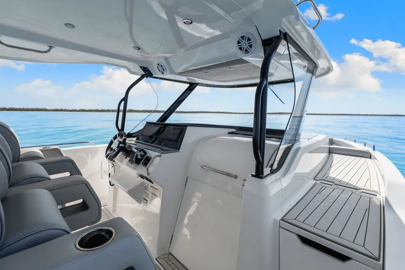 Slide: The Image of Cruisers Yachts 38 VTR 2026 - 30