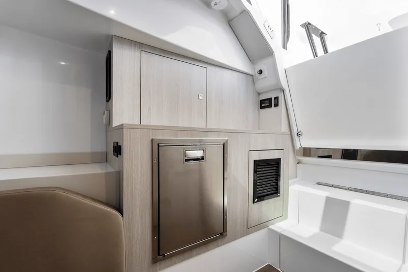 Slide: The Image of Cruisers Yachts 38 VTR 2026 - 31