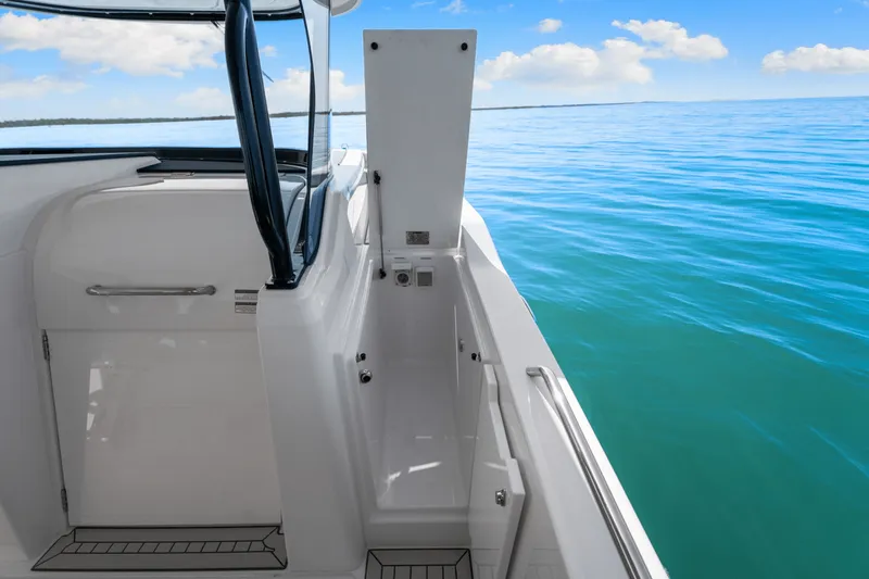 Slide: The Image of Cruisers Yachts 38 VTR 2026 - 35