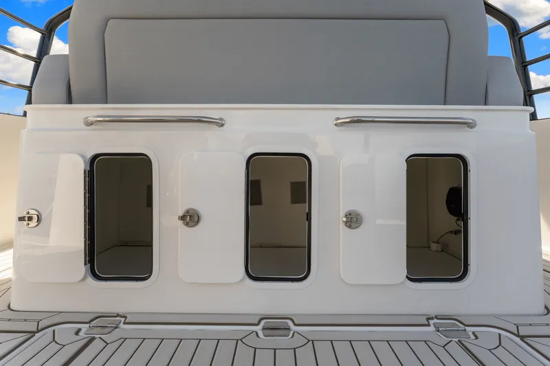 Slide: The Image of Cruisers Yachts 38 VTR 2026 - 39