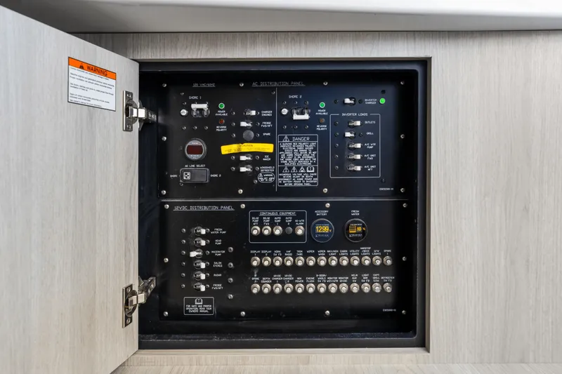 Slide: The Image of Cruisers Yachts 38 VTR 2026 - 49