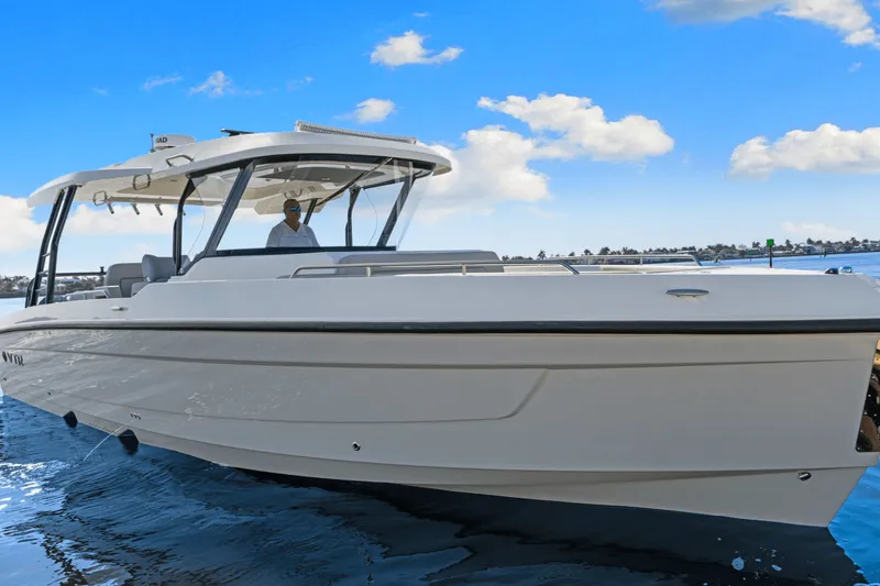 Slide: The Image of Cruisers Yachts 38 VTR 2026 - 9