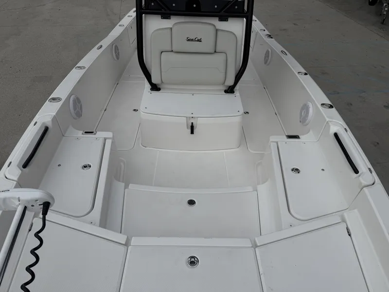 Slide: The Image of Sea Cat 262 HC 2023 - 17