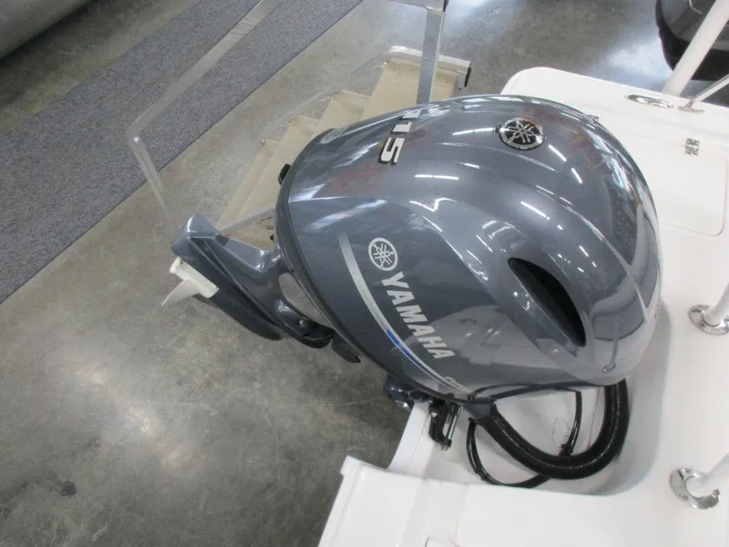 Slide: The Image of 2023 Sea Pro 172 Bay Series with Yamaha outboard motor. - 9