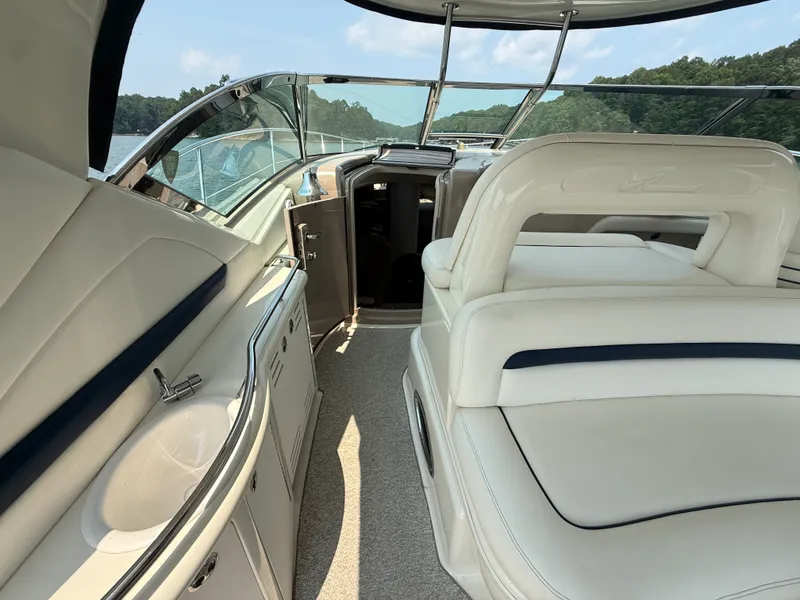 Slide: The Image of Sea Ray 420 SUNDANCER 2004 - 41