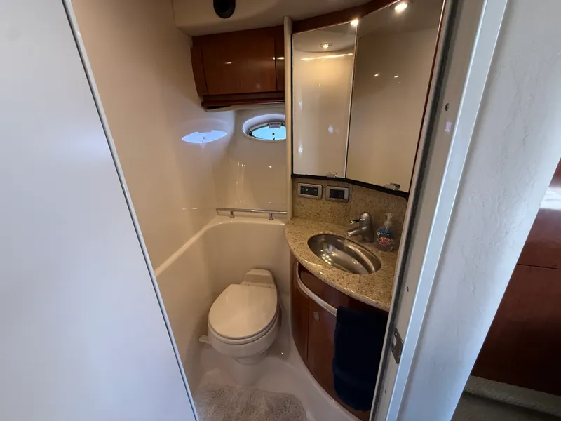 Slide: The Image of Sea Ray 420 SUNDANCER 2004 - 68