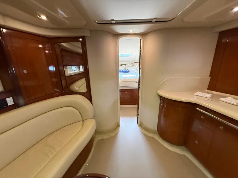 Slide: The Image of Sea Ray 420 SUNDANCER 2004 - 65